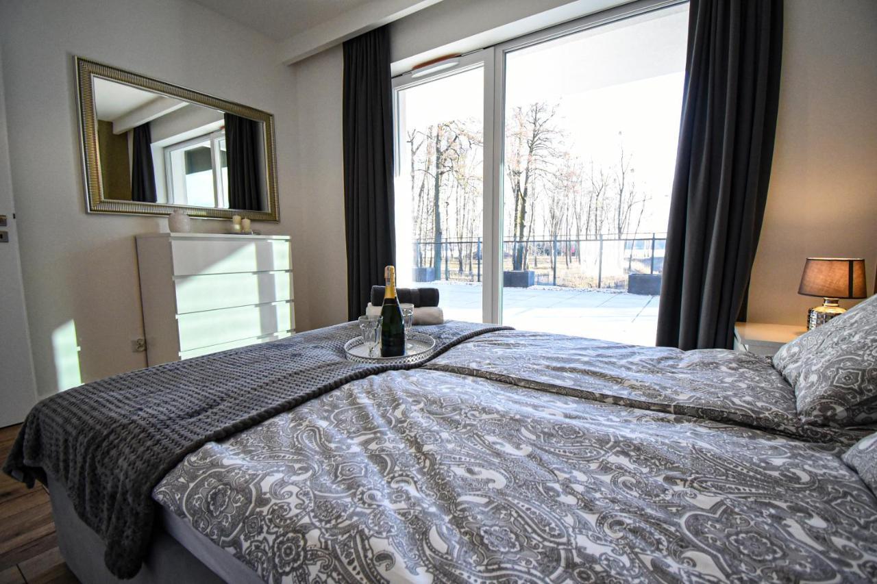 Apartament Villa Park Przy Plazy Z Widokiem Na Jezioro, Taras 50 M2 Ostróda Esterno foto