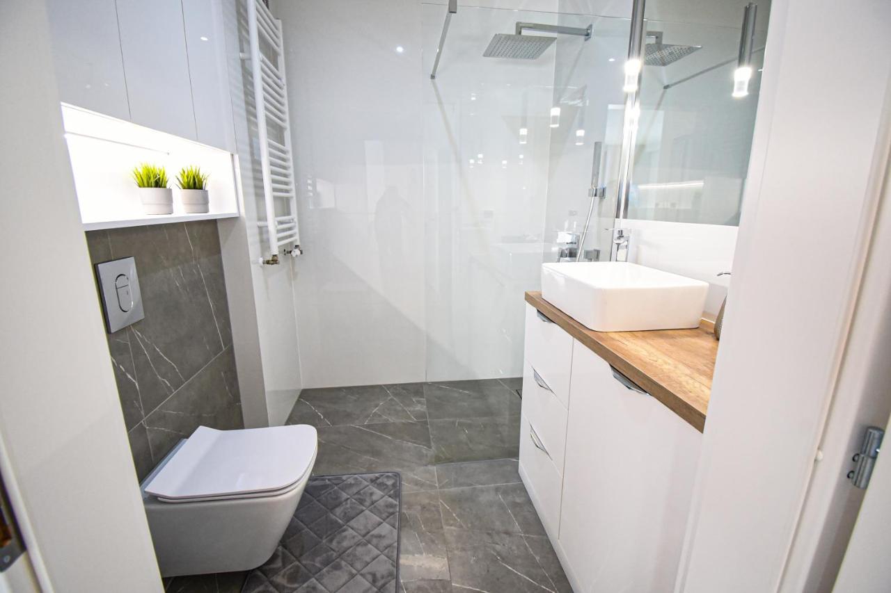Apartament Villa Park Przy Plazy Z Widokiem Na Jezioro, Taras 50 M2 Ostróda Esterno foto
